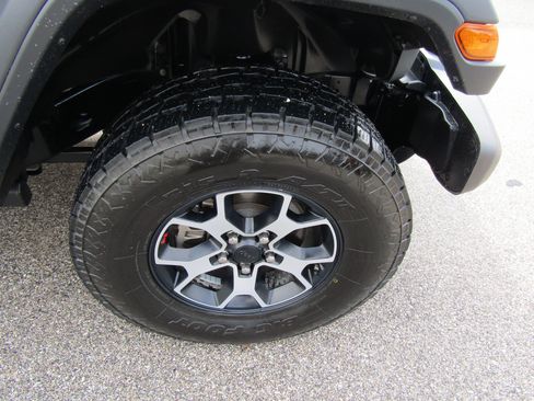 Used 2019 Jeep Wrangler Unlimited Rubicon AWD/4WD image 12