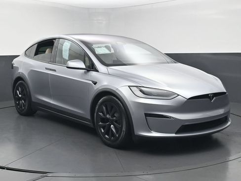 Used 2025 Tesla Model X AWD/4WD image 2