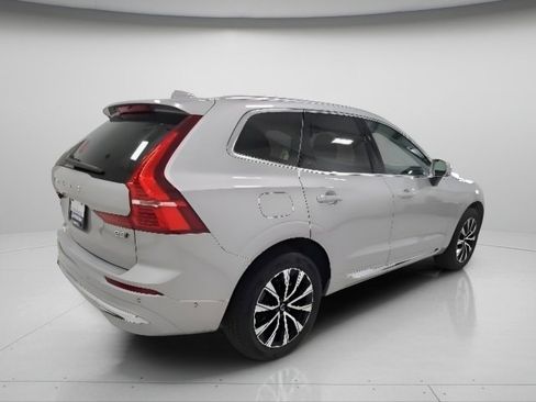 Used 2023 Volvo XC60 B5 Plus AWD/4WD image 9