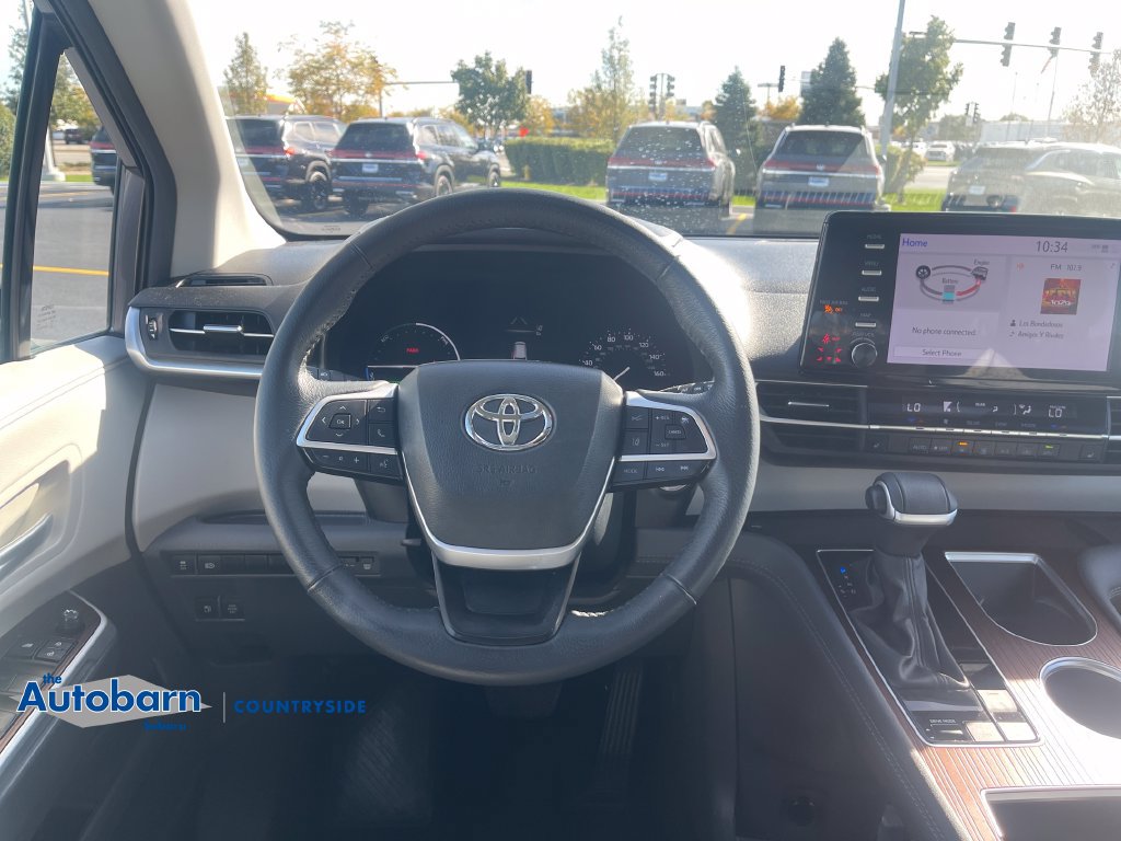 Used 2024 Toyota Sienna XLE AWD/4WD image 25