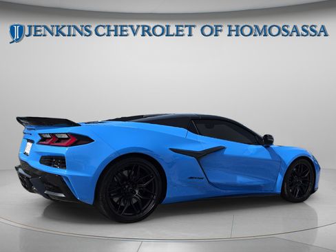 Used 2023 Chevrolet Corvette Z06 RWD image 9