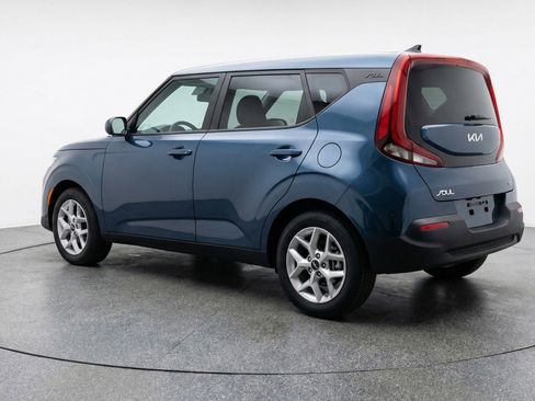 Used 2025 Kia Soul LX w/ LX Technology Package FWD image 6