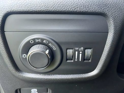 New 2025 Jeep Grand Cherokee Altitude AWD/4WD image 14