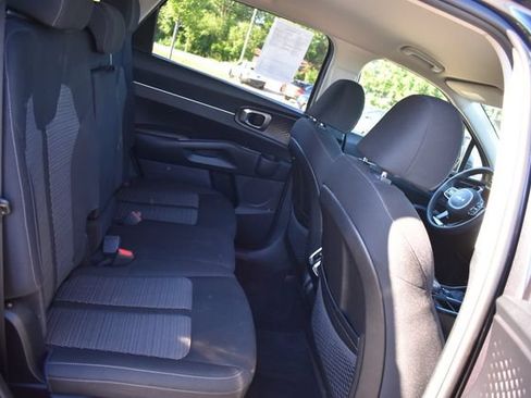 Certified 2023 Kia Sorento LX FWD image 13