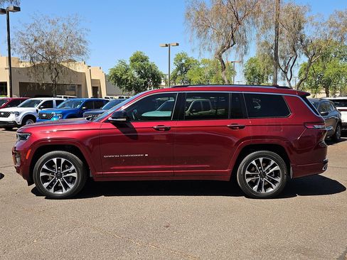 Used 2022 Jeep Grand Cherokee L Overland w/ Advanced Protech Group III AWD/4WD image 9