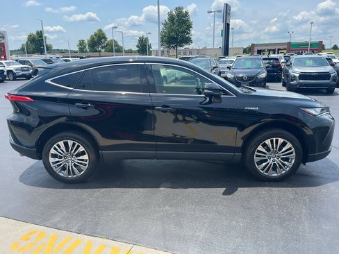 Used 2021 Toyota Venza XLE w/ Softex Package AWD/4WD image 6