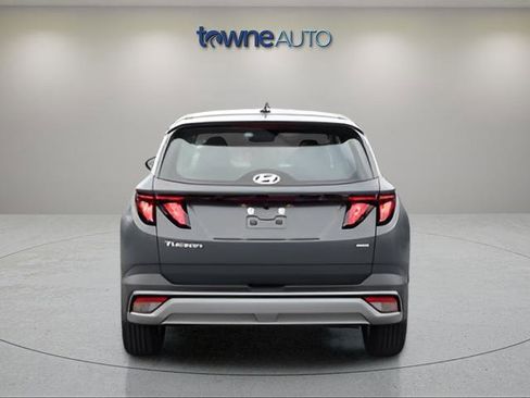 Used 2025 Hyundai Tucson SE AWD/4WD image 5