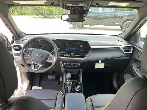 Used 2025 Chevrolet TrailBlazer ACTIV w/ Convenience Package FWD image 21