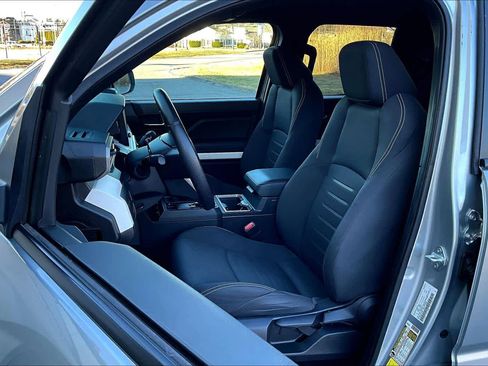 Used 2024 Toyota Tacoma TRD Off-Road image 8