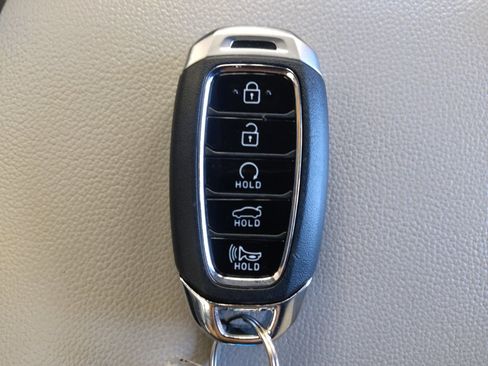 Used 2023 Hyundai Elantra Limited w/ Cargo Package FWD image 32