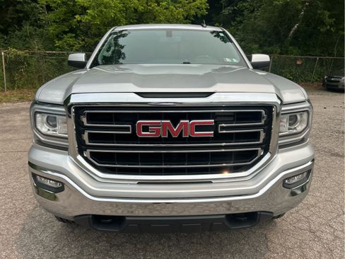 Used 2018 GMC Sierra 1500 SLE w/ SLE Value Package AWD/4WD image 2