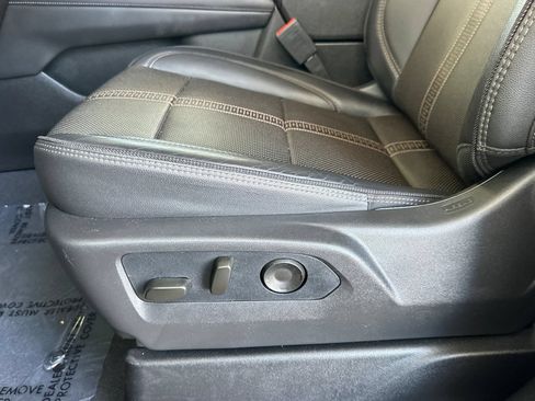 Used 2026 Chevrolet Tahoe High Country AWD/4WD image 13