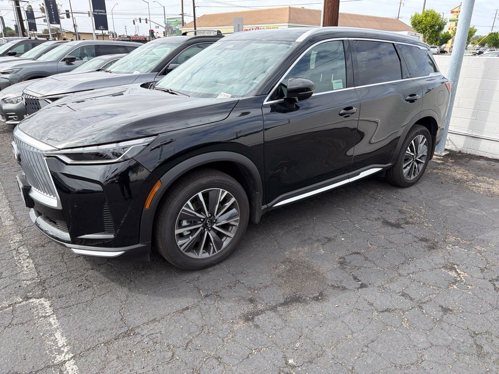 Certified 2026 INFINITI QX60 Luxe w/ Cargo Package AWD/4WD image 3