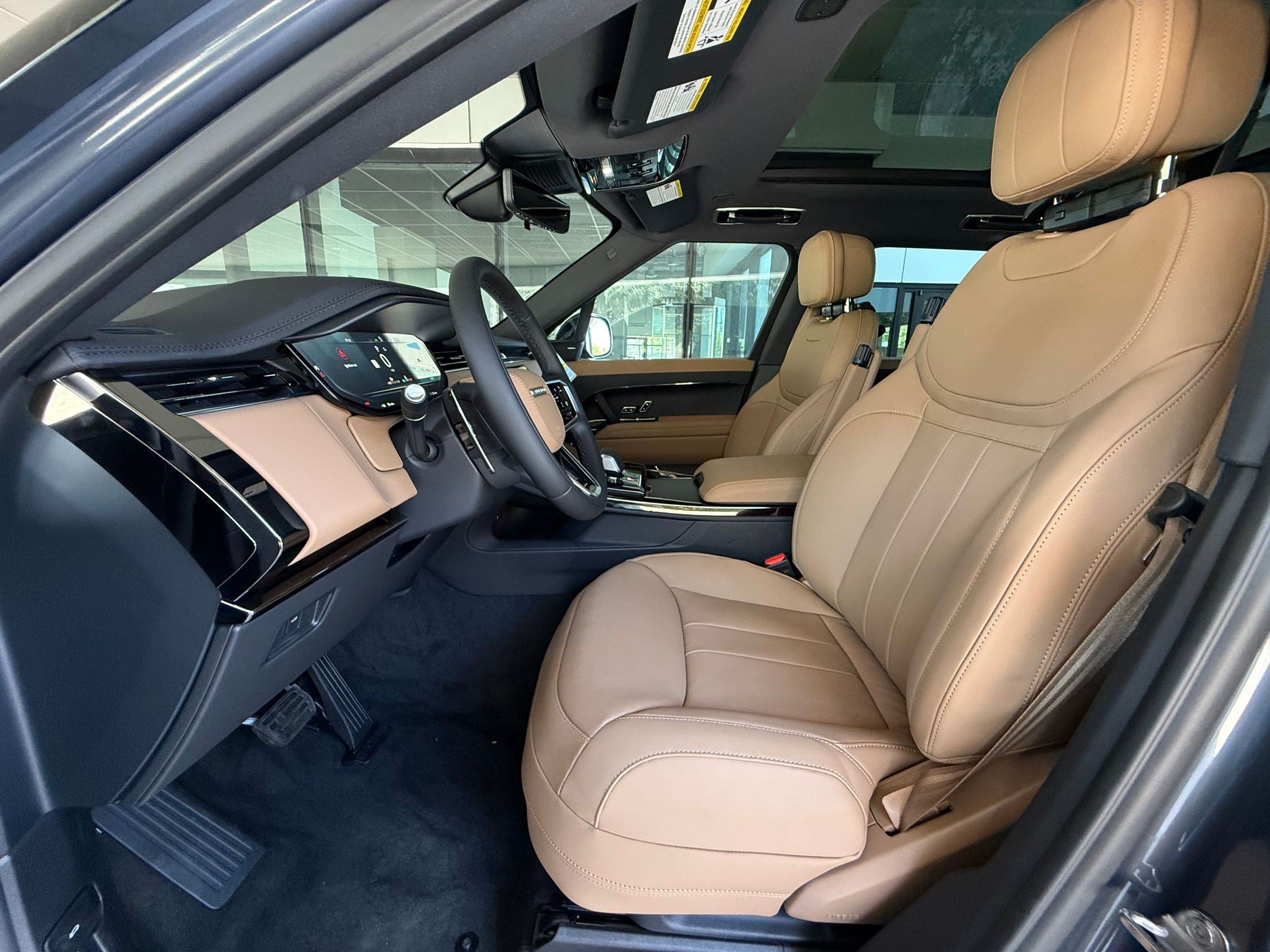 New 2026 Land Rover Range Rover Sport SE AWD/4WD image 5