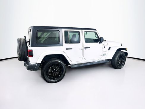 Used 2023 Jeep Wrangler Unlimited Sahara w/ Cold Weather Group AWD/4WD image 9