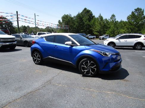 Used 2019 Toyota C-HR Limited image 33