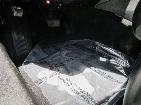 Used 2023 Chrysler 300 S RWD image 17