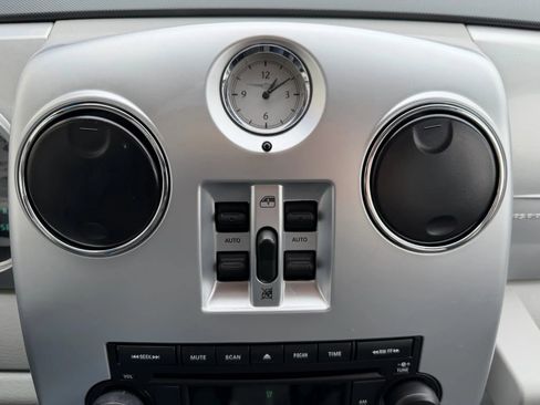 Used 2010 Chrysler PT Cruiser image 13