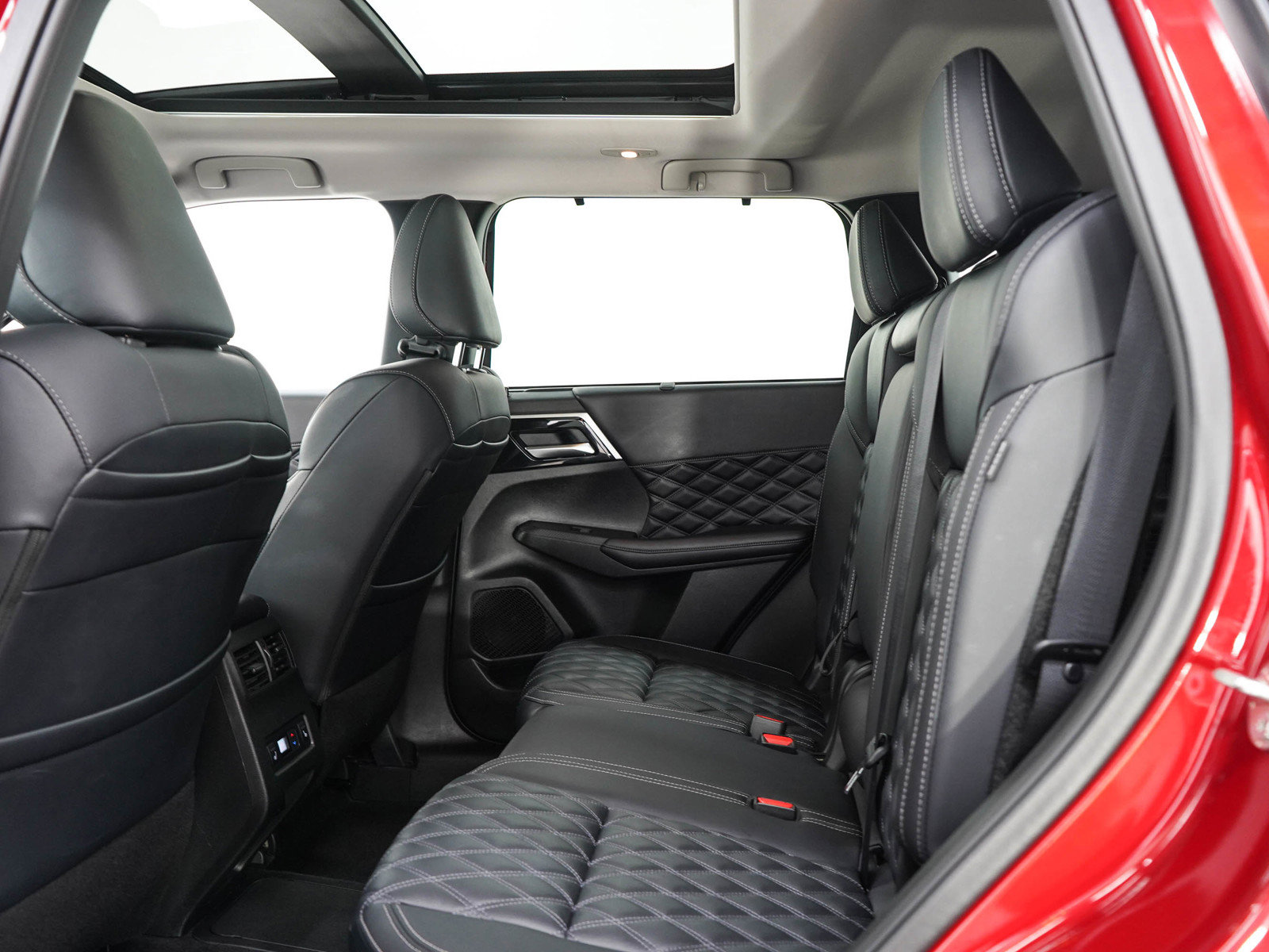 Used 2025 Mitsubishi Outlander SEL AWD/4WD image 16