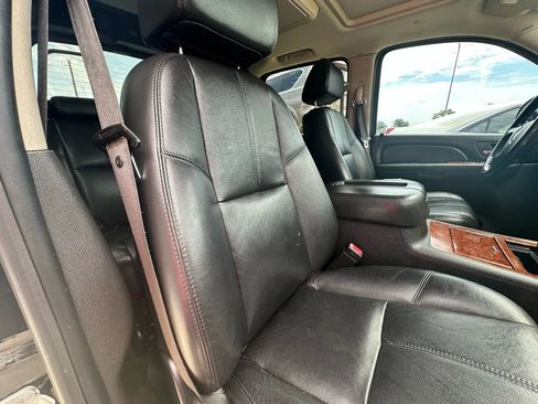 Used 2008 Chevrolet Avalanche LTZ w/ LTZ Preferred Equipment Group AWD/4WD image 15