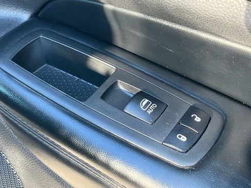 Used 2022 Jeep Grand Cherokee Laredo X image 20