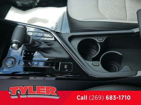 Used 2025 Kia Niro SX image 41