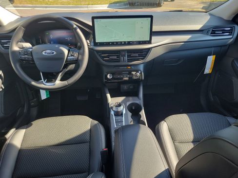 New 2026 Ford Escape SE w/ Class II Trailer Tow Package FWD image 11