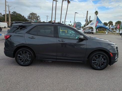 Used 2022 Chevrolet Equinox RS w/ RS Leather Package image 3