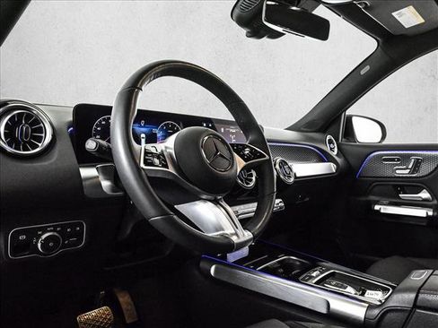 Certified 2025 Mercedes-Benz GLB 250 4MATIC image 10