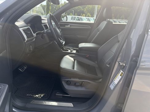 Used 2021 Volkswagen Atlas Cross Sport SEL R-Line w/ Cross Sport MDO Package AWD/4WD image 16