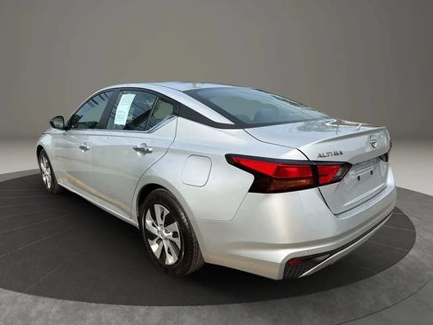 Used 2024 Nissan Altima 2.5 S FWD image 7