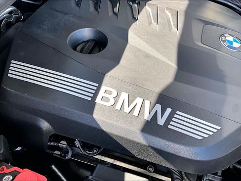 Certified 2025 BMW X6 xDrive40i w/ Executive Package image 32