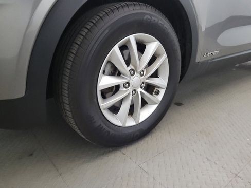 Used 2017 Kia Sorento AWD image 31