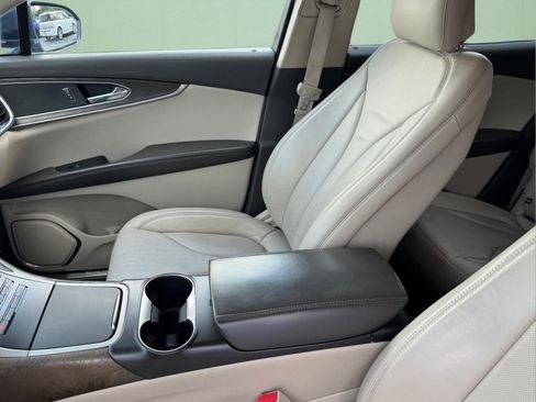 Used 2017 Lincoln MKX Select w/ MKX Climate Package AWD/4WD image 8