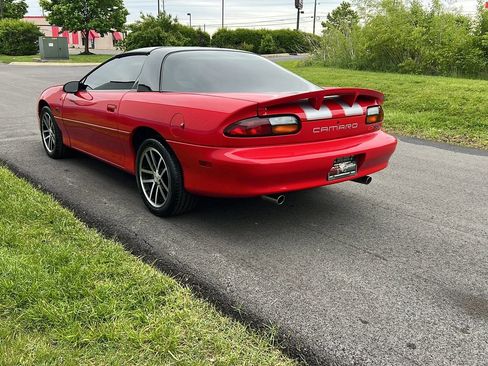 Used 2002 Chevrolet Camaro Z28 w/ SS Performance/Appearance Pkg RWD image 7