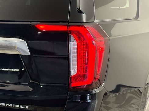 Used 2023 GMC Yukon Denali AWD/4WD image 34
