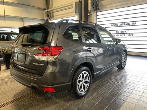 Used 2023 Subaru Forester Premium image 19