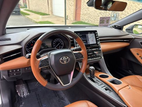 Used 2019 Toyota Avalon Limited w/ All Weather Liner Package FWD image 15
