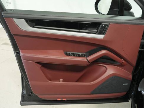New 2026 Porsche Cayenne Coupe AWD/4WD image 25