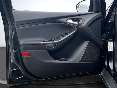 Used 2015 Ford Focus SE w/ Equipment Group 201A image 23