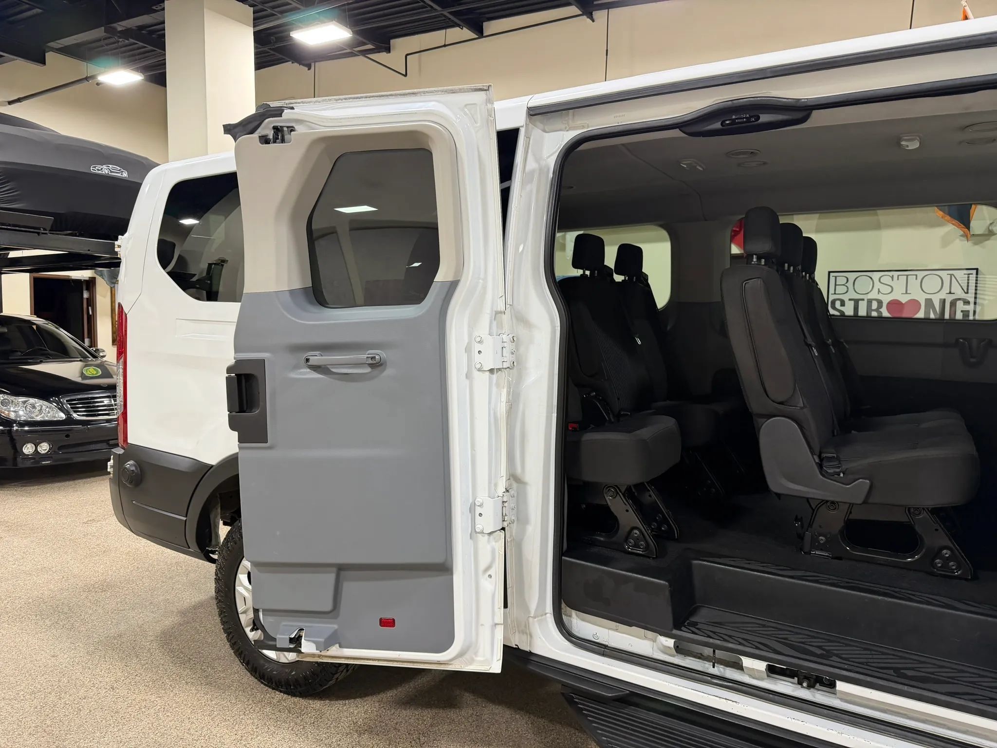 Used 2019 Ford Transit 350 XLT RWD image 28