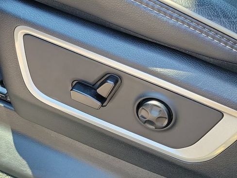 Used 2020 RAM 1500 Laramie AWD/4WD image 6