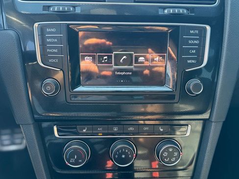 Used 2015 Volkswagen GTI SE FWD image 13