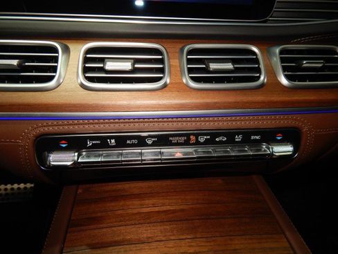 Used 2024 Mercedes-Benz GLE 53 AMG 4MATIC Coupe w/ AMG Night Package image 31