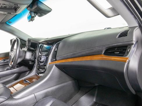 Used 2019 Cadillac Escalade ESV Luxury image 20