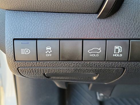 Used 2023 Toyota Camry LE image 29