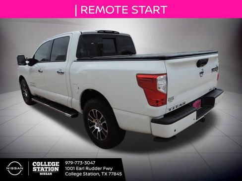 Used 2021 Nissan Titan SV w/ SV Convenience Package image 6
