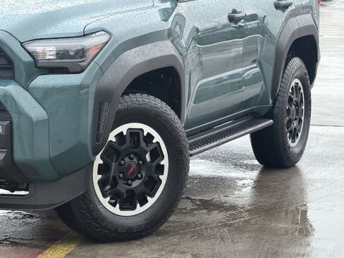 Used 2025 Toyota 4Runner TRD Off-Road AWD/4WD image 3