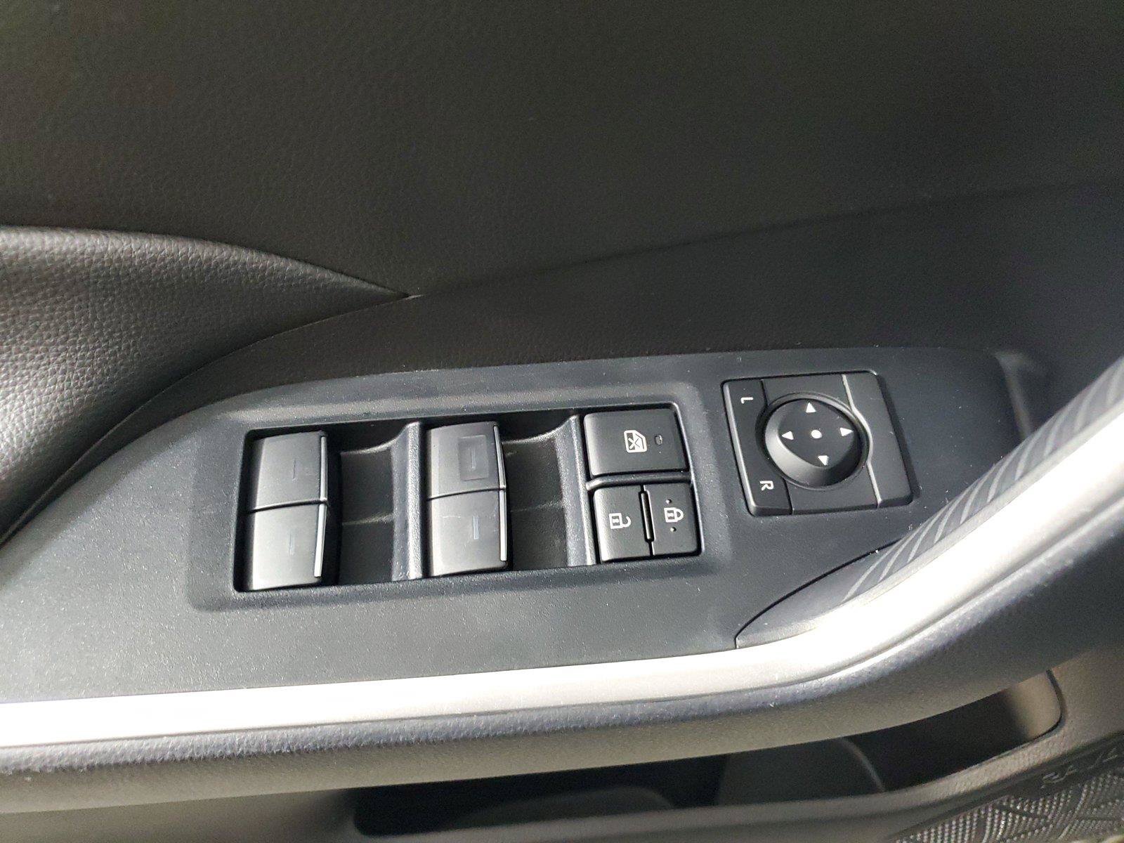 Used 2025 Toyota RAV4 XLE FWD image 17