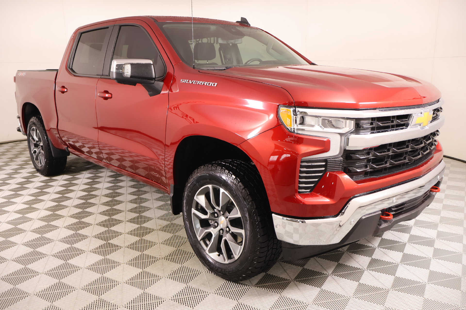 Used 2024 Chevrolet Silverado 1500 LT w/ Safety Package AWD/4WD image 1